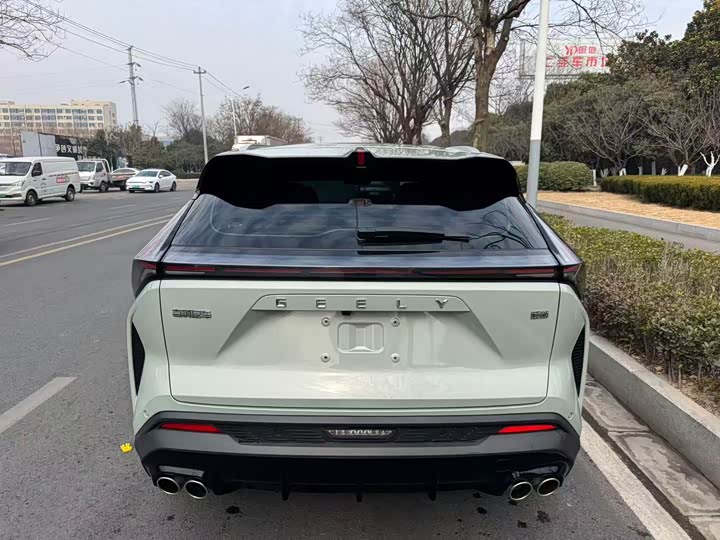 Фото 8 - Geely Atlas