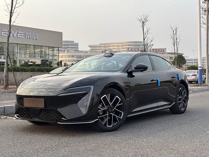 Фото 1 - Avatr 06