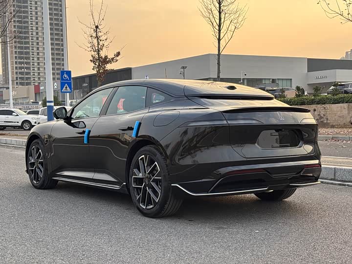 Фото 5 - Avatr 06