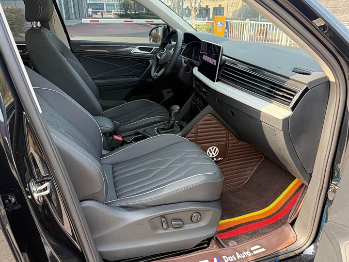 Фото 9 - Volkswagen Tiguan L Pro