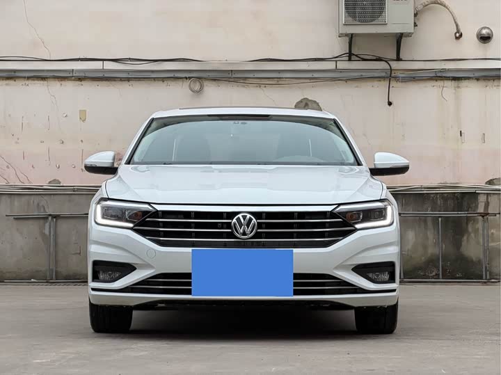 Фото 2 - Volkswagen Sagitar L