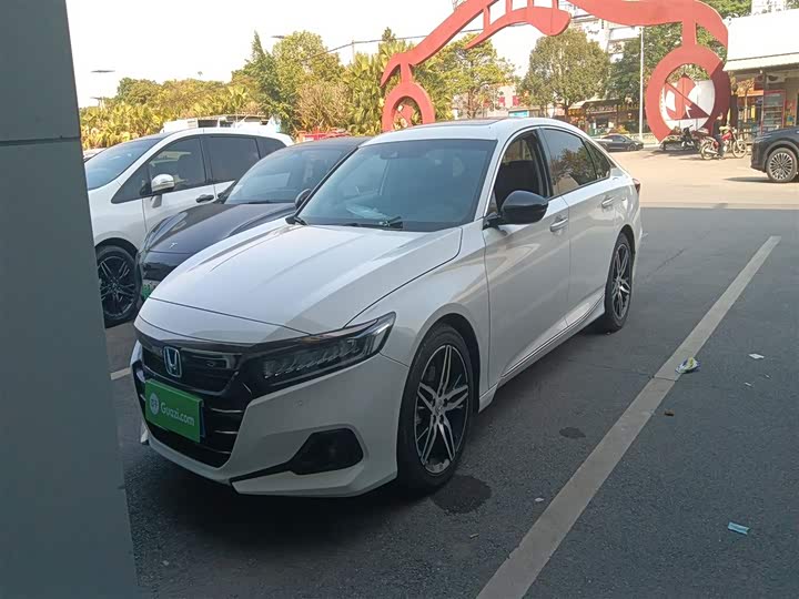 Фото 1 - Honda Accord