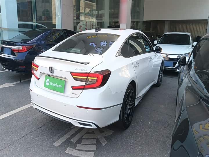 Фото 7 - Honda Accord