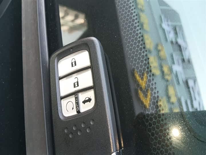 Фото 9 - Honda Accord