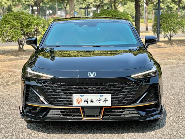 Фото 2 - Changan UNI-V