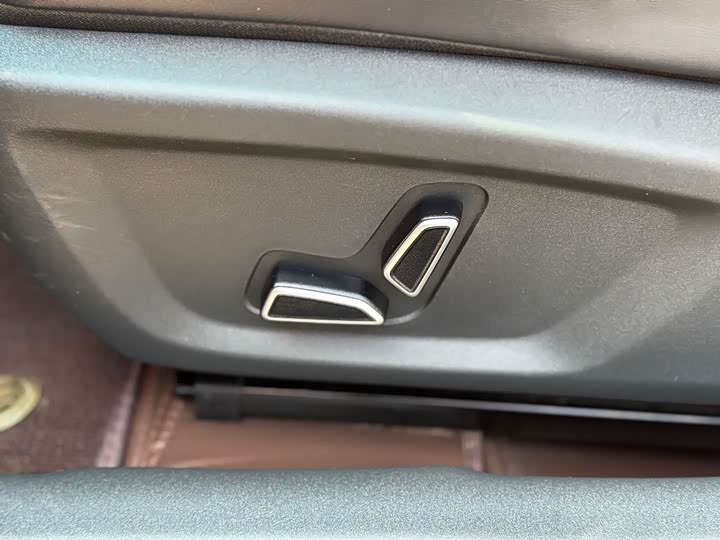 Фото 6 - Changan UNI-V