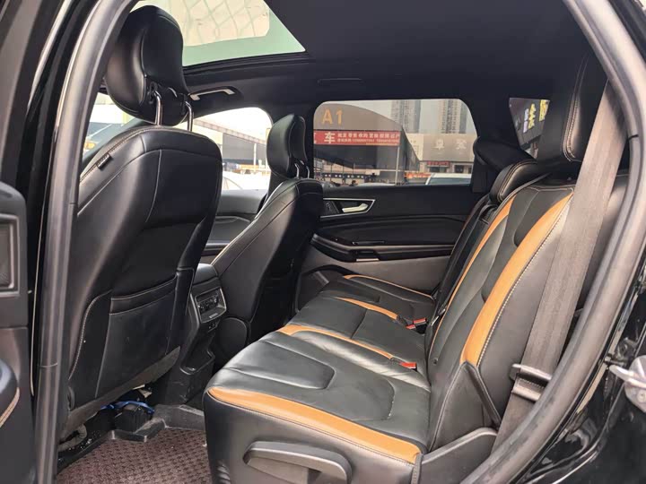 Фото 6 - Ford Edge