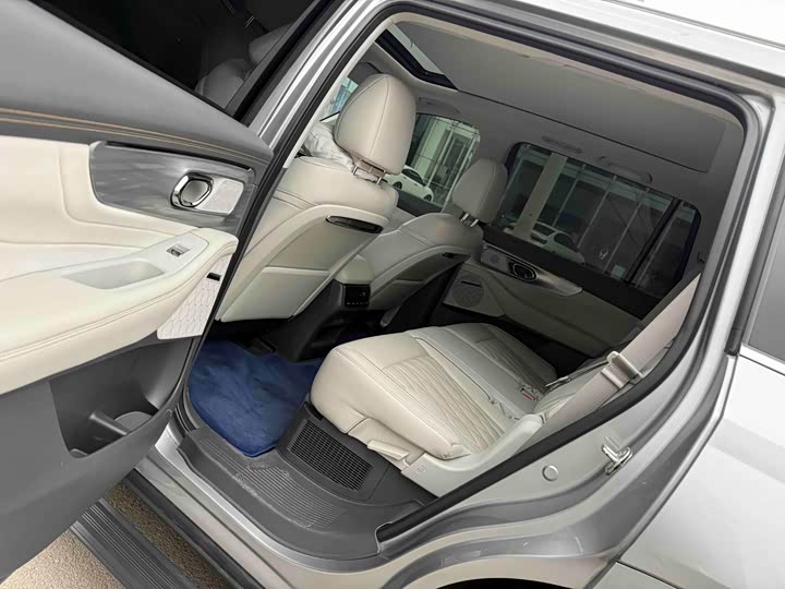 Фото 6 - GAC Trumpchi GS8