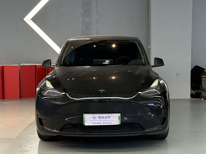 Фото 2 - Tesla Model Y