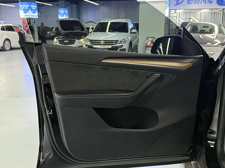 Фото 5 - Tesla Model Y