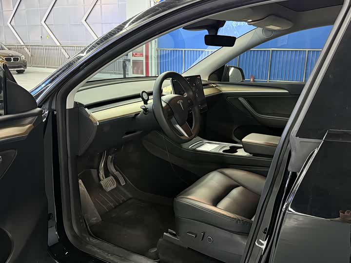 Фото 6 - Tesla Model Y