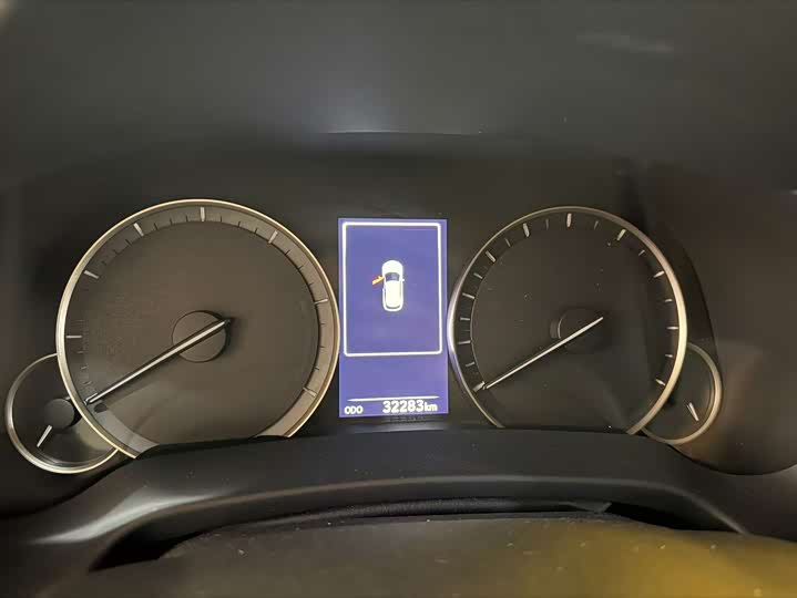 Фото 9 - Lexus RX