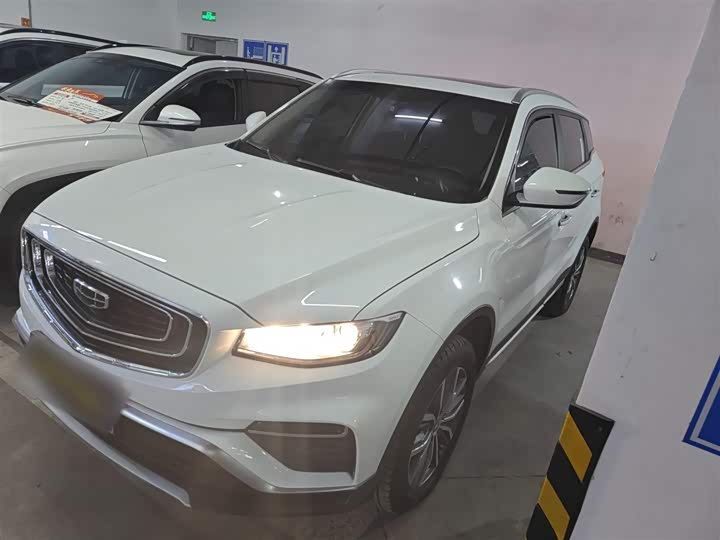 Фото 2 - Geely Atlas