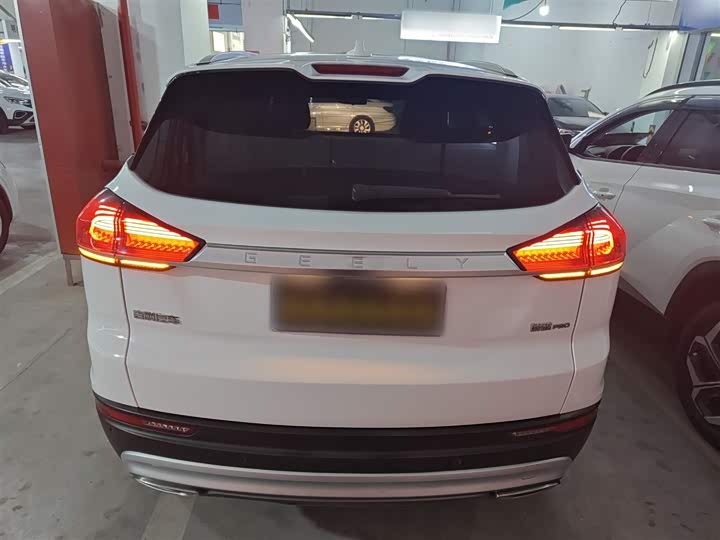 Фото 6 - Geely Atlas