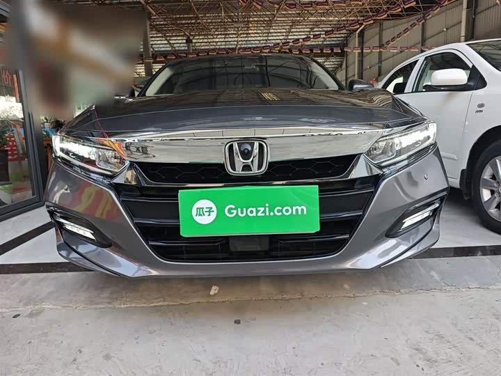 Фото 3 - Honda Accord