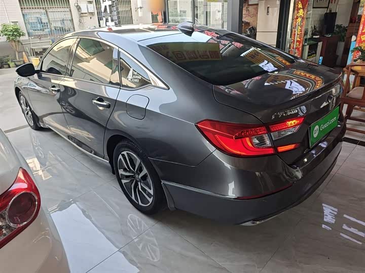 Фото 5 - Honda Accord