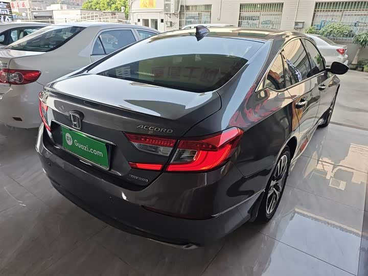 Фото 7 - Honda Accord