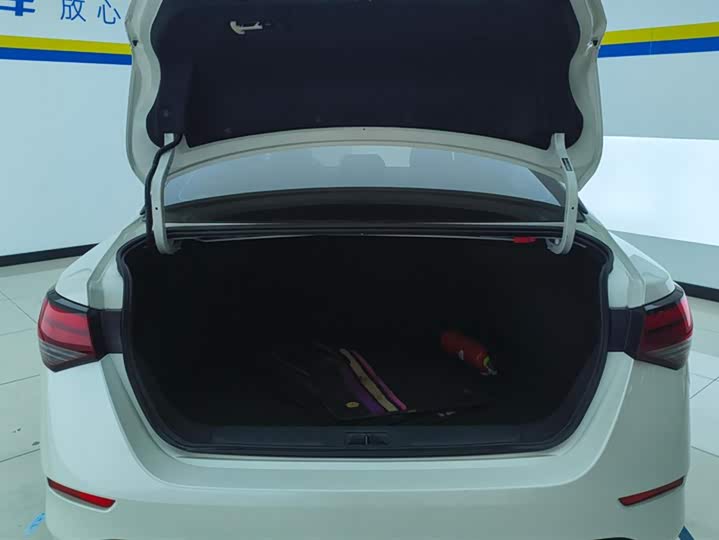 Фото 4 - Nissan Sylphy