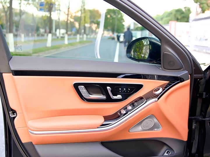 Фото 9 - Mercedes-Benz S-Class