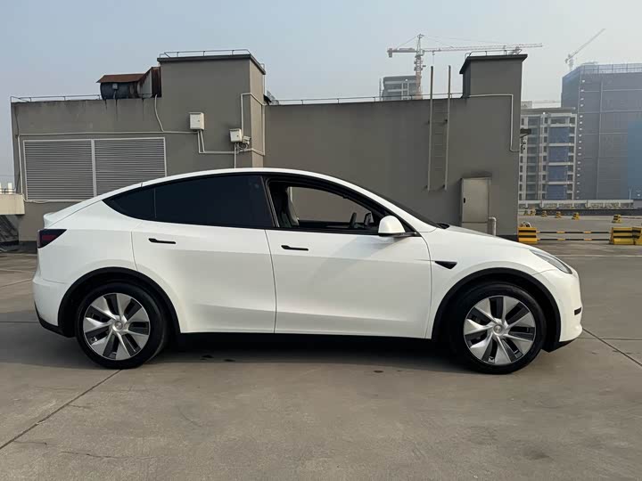 Фото 4 - Tesla Model Y