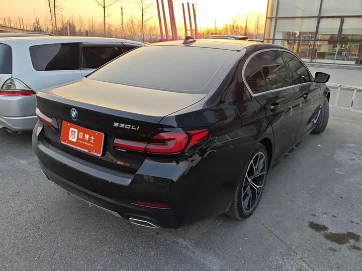 Фото 2 - BMW 5 Series