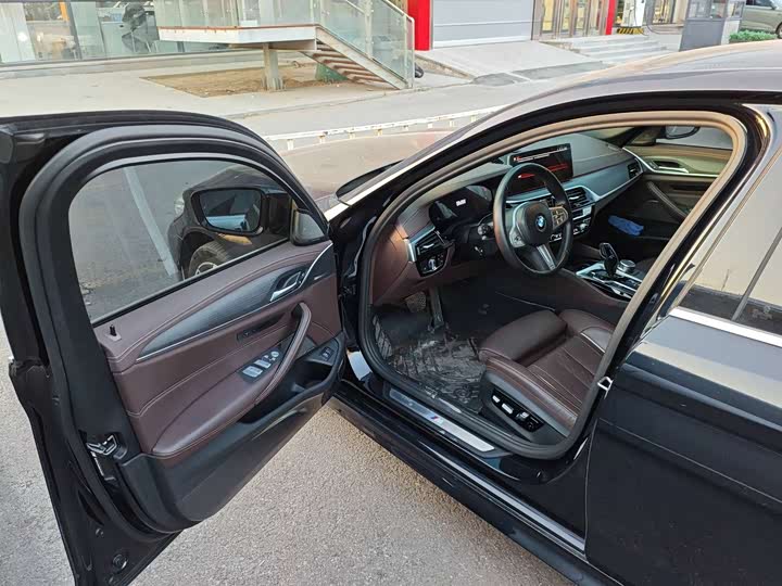 Фото 6 - BMW 5 Series