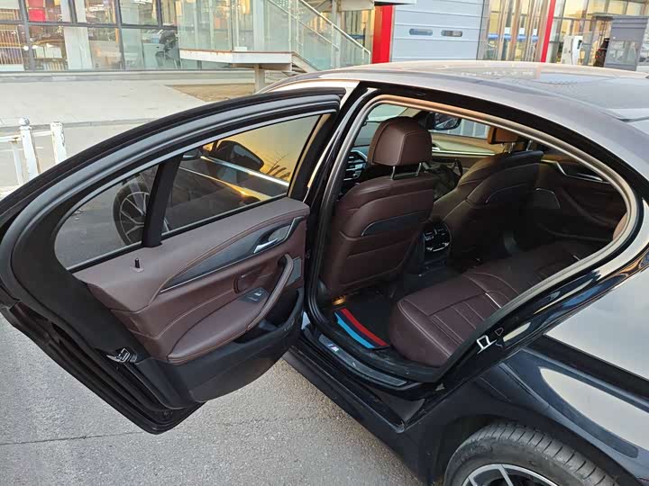 Фото 7 - BMW 5 Series