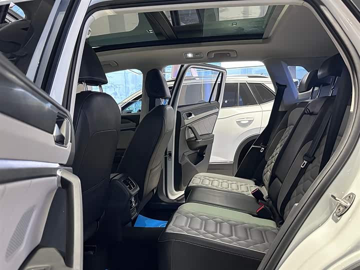 Фото 8 - Volkswagen Tayron