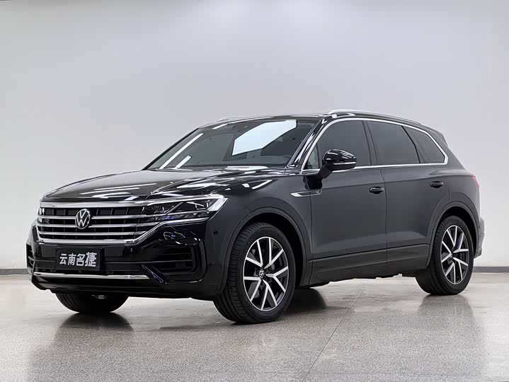 Фото 1 - Volkswagen Touareg