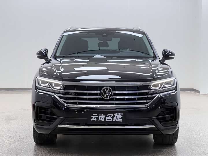 Фото 2 - Volkswagen Touareg