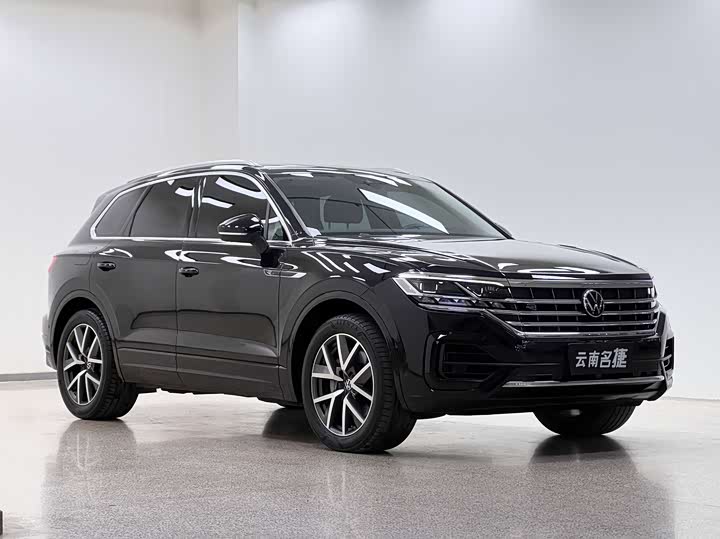 Фото 3 - Volkswagen Touareg