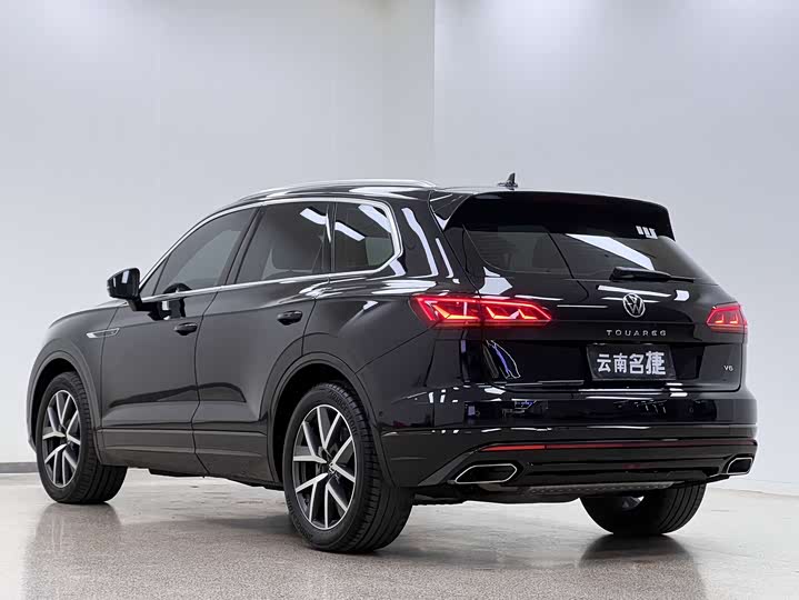 Фото 5 - Volkswagen Touareg