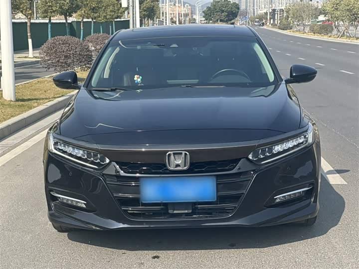 Фото 3 - Honda Accord