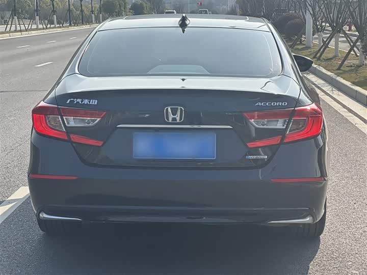 Фото 5 - Honda Accord