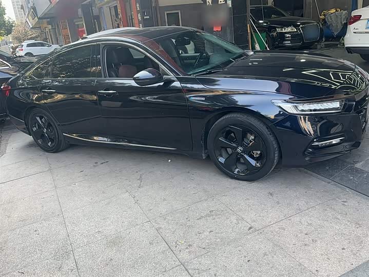 Фото 7 - Honda Accord