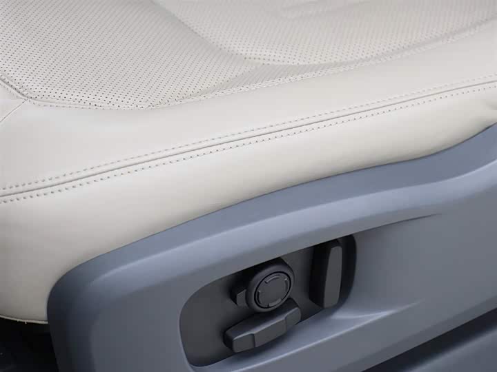 Фото 4 - Land Rover Defender