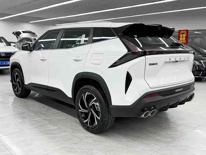Фото 4 - Geely Atlas
