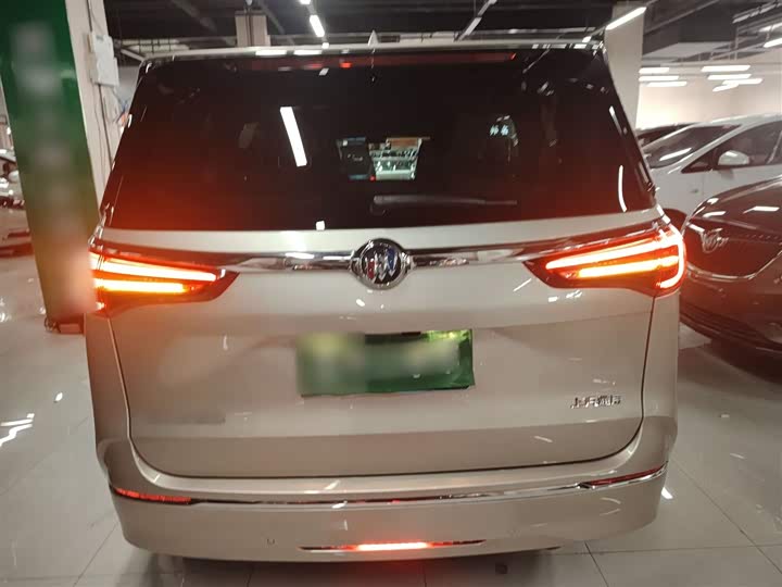 Фото 6 - Buick GL8 ES