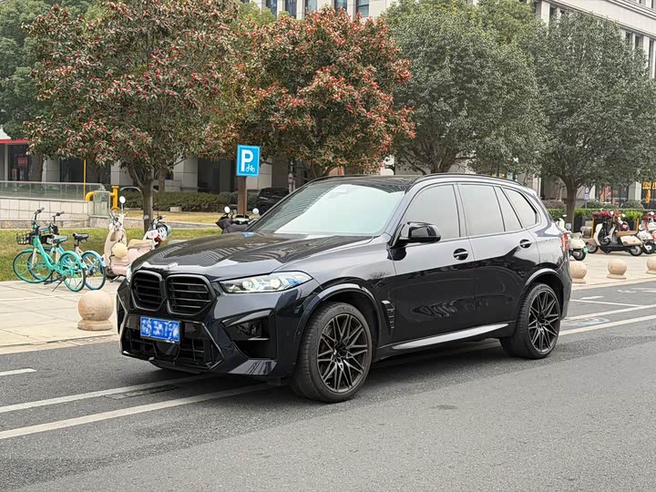 Фото 1 - BMW X5 M