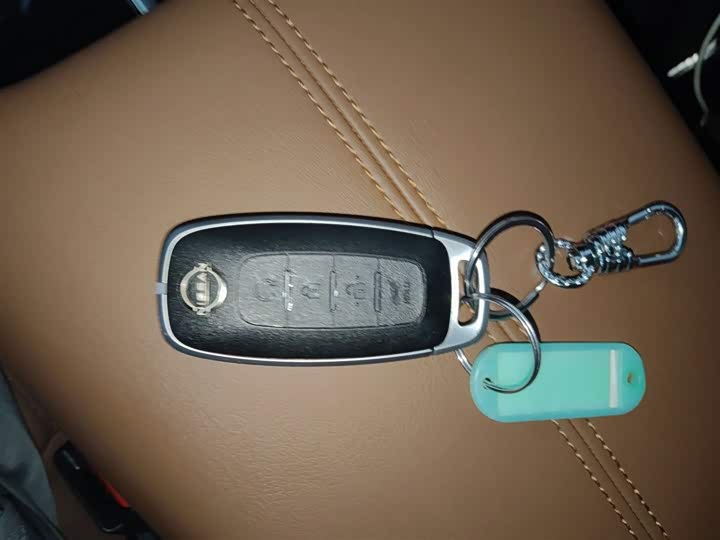 Фото 9 - Nissan Pathfinder