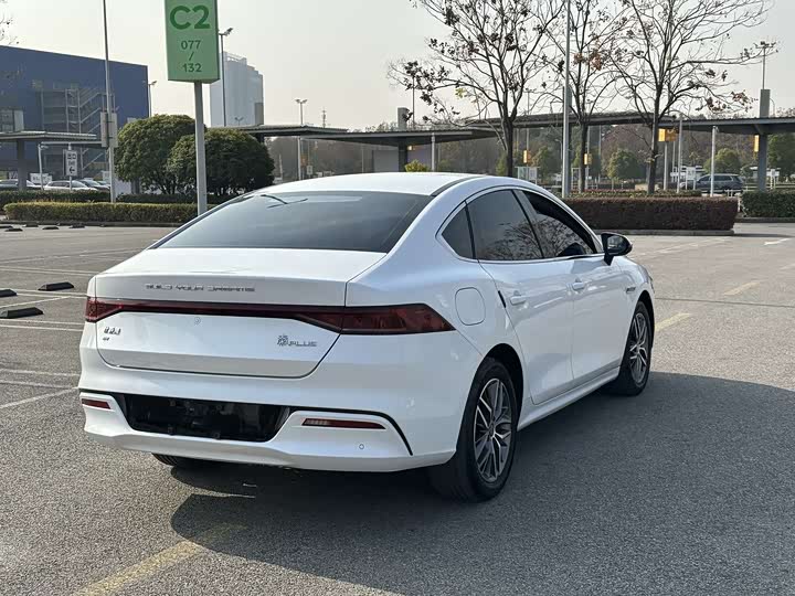 Фото 3 - BYD Qin Plus