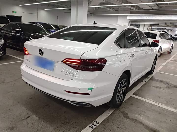 Фото 7 - Volkswagen Lavida