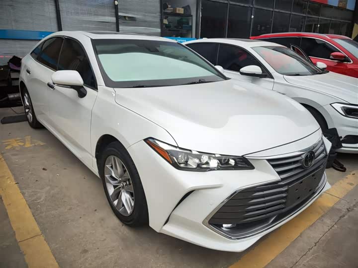 Фото 4 - Toyota Avalon