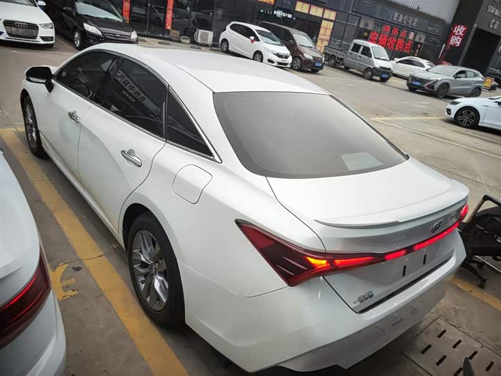 Фото 5 - Toyota Avalon