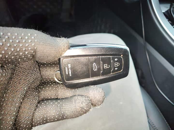 Фото 9 - Toyota Avalon