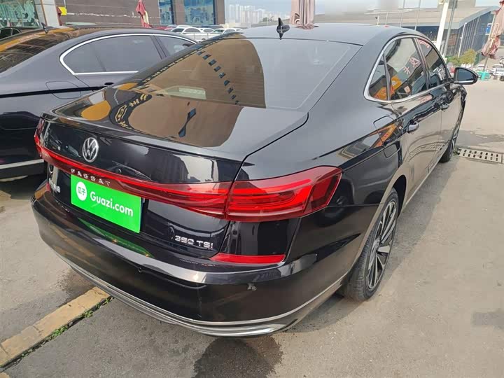 Фото 7 - Volkswagen Passat