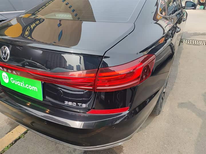 Фото 8 - Volkswagen Passat