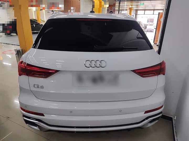 Фото 6 - Audi Q3