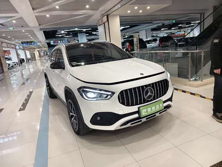 Фото 1 - Mercedes-Benz GLA-Class