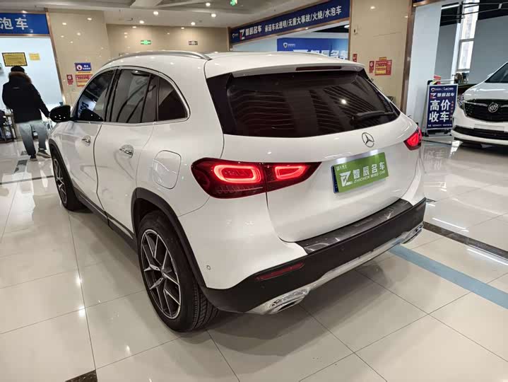 Фото 6 - Mercedes-Benz GLA-Class